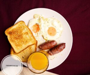 Toast bread with sausage and eggs